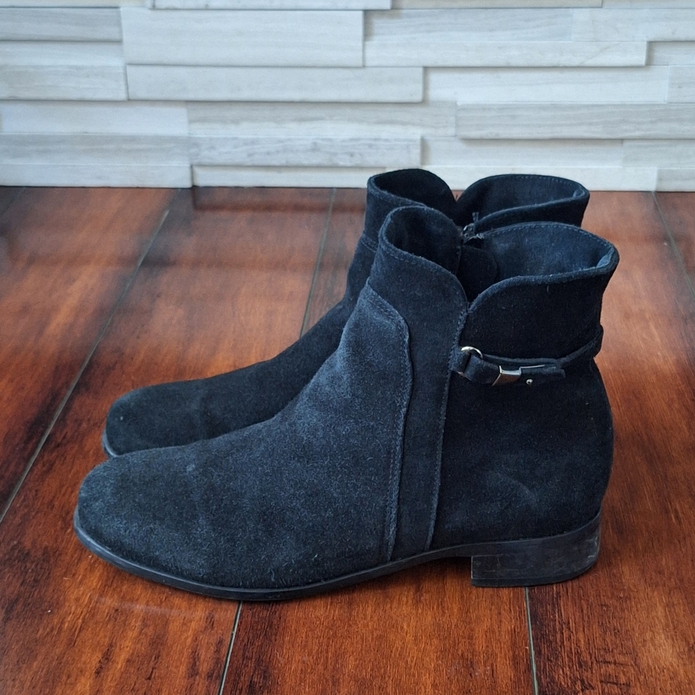 La Canadienne Women's Black Suede Ankle Booties Sz 8M